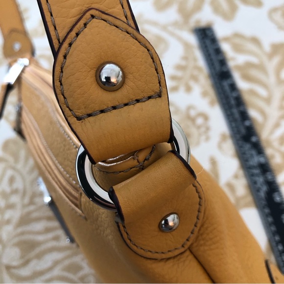 NWOT Tignanello Leather Shoulder Bag - Picture 9 of 13